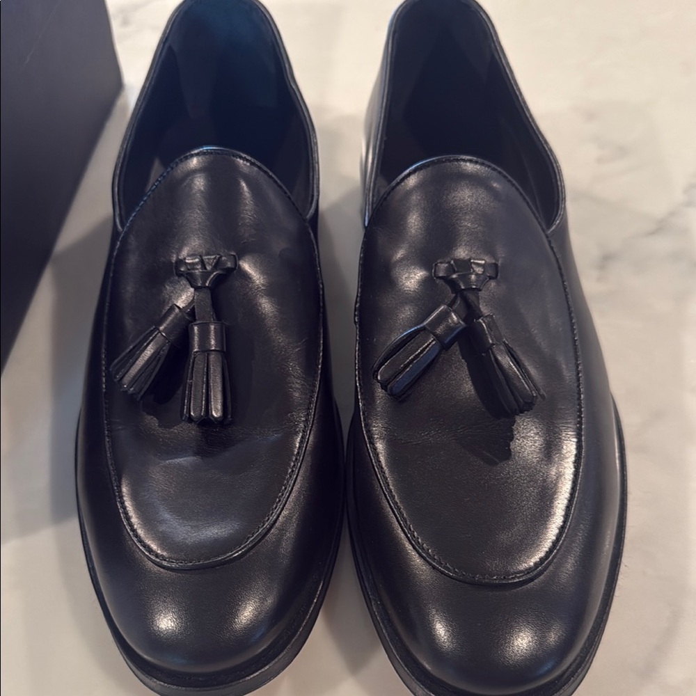 Elegant Black Leather Tassel Loafers
